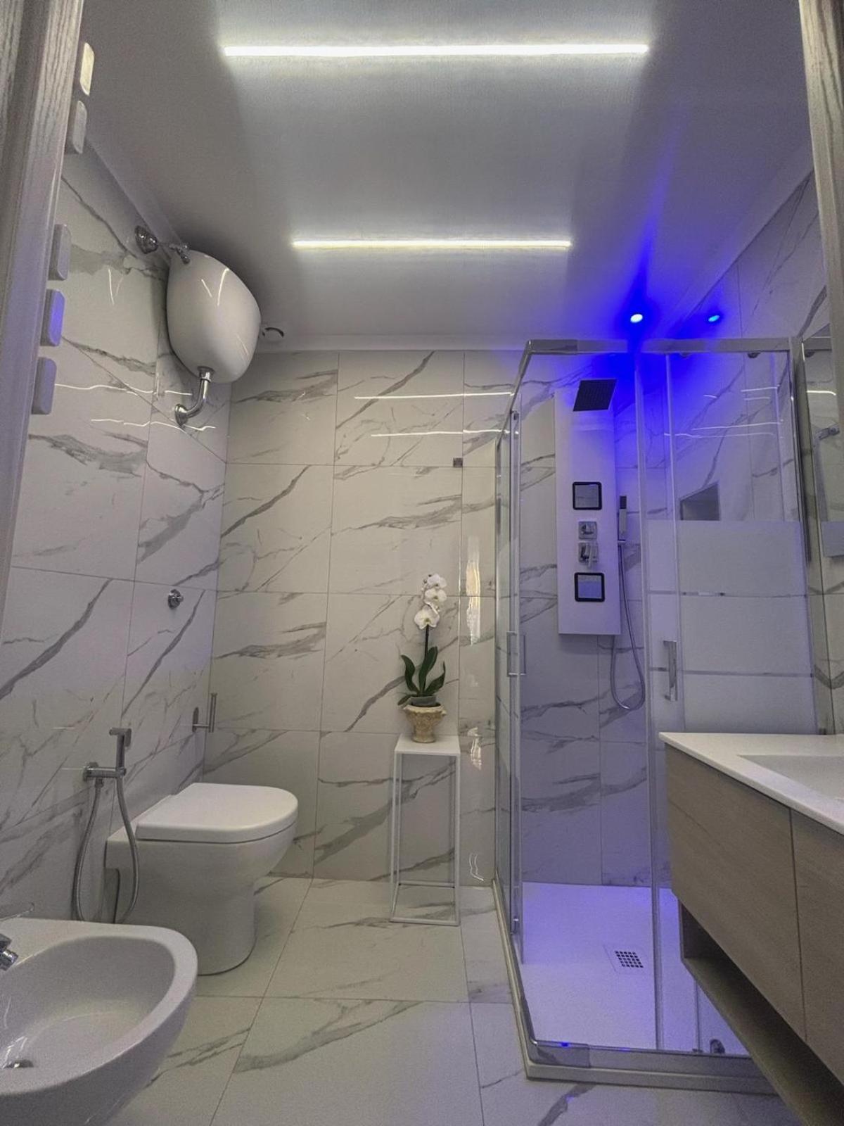 Parva Domus 163 *